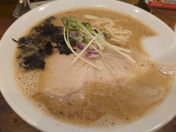 「鳥白湯煮干」@つけめんTETSU 御徒町ラーメン横丁店の写真