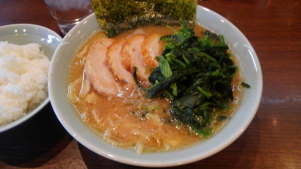 「チャーシュー麺、ほうれん草、ライス」@金八家の写真