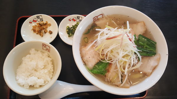 「青唐うま塩ラーメン＋サービスライス」@喜多方ラーメン 坂内 蘇我店の写真
