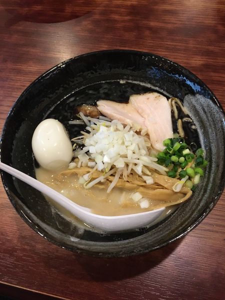 「とりそば黒 850円 + 得のせ 300円」@麺堂 稲葉の写真