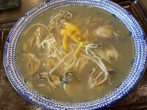 「期間限定・上牡蠣そば1089円＋上牡蠣トッピング546円」@ちゃんぽん亭総本家 モレラ岐阜店の写真