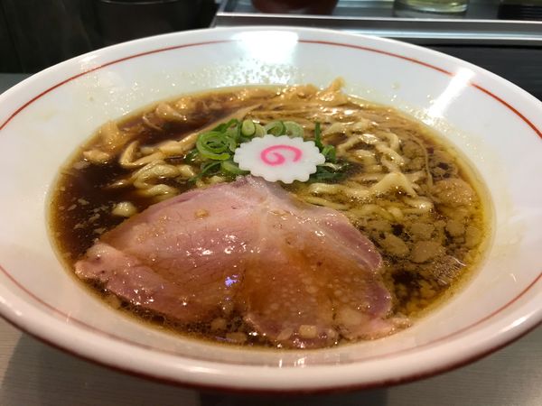 「中華そば並¥690」@横浜中華そば 維新商店の写真