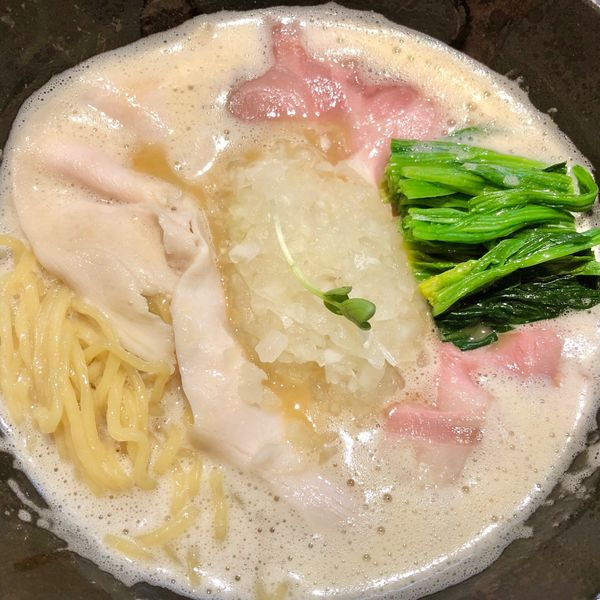 「鶏白湯醤油ラーメン900円」@麺屋 時茂 大久保店の写真