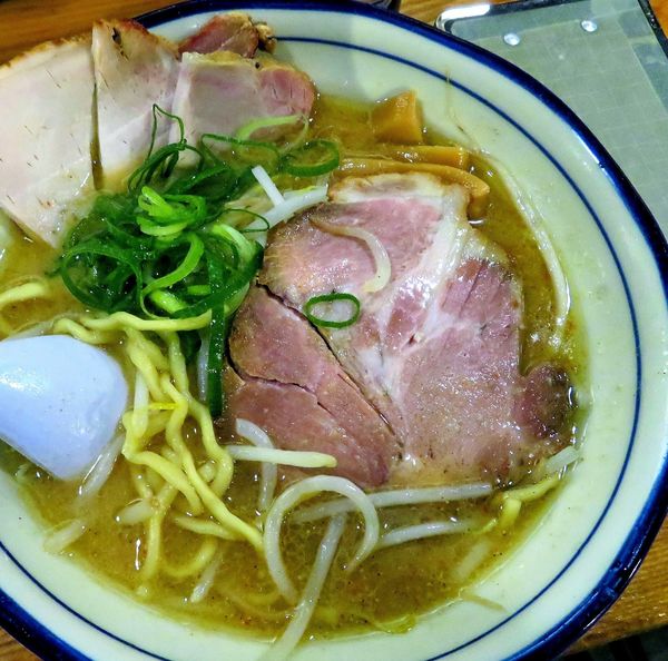 「味噌＋炭火焼き焼き豚（850円）」@上州地鶏ラーメン 翔鶴の写真