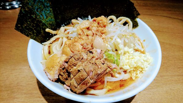 「えびラーメン(ヤサイ少なめ･ニンニク･アブラ)+海苔」@MEN YARD FIGHTの写真