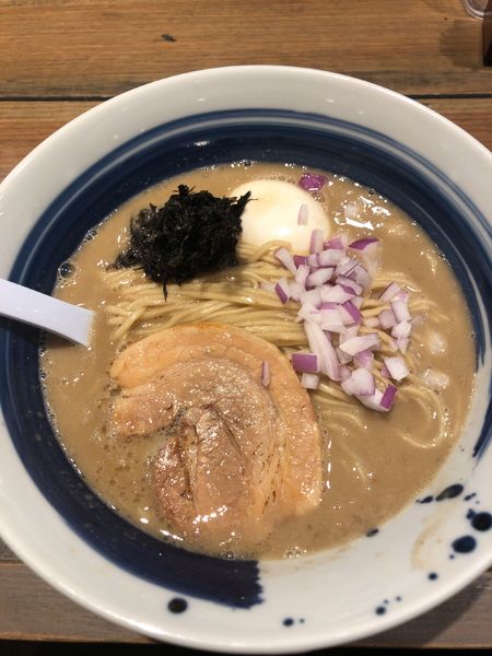 「真鯛白湯ラーメン+味玉」@麺屋 翔 みなとの写真