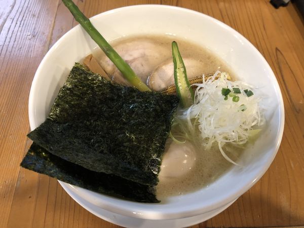 「特製豚白湯らぁめん」@ろく月の写真