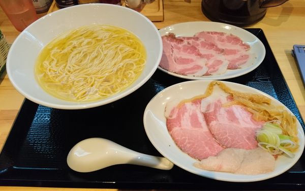 「アイモらーめん塩 レアチャーシュー増し」@ふかや女子流 アイモの写真