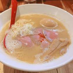鶏白湯塩ラーメン