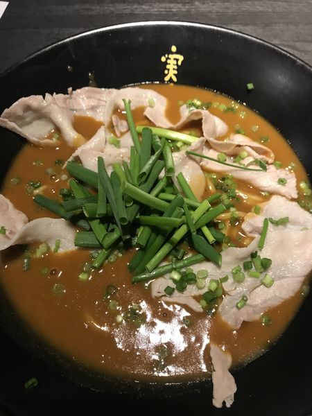 「赤いカレー麺　辛口　980円」@かれー麺 実之和 赤坂店の写真