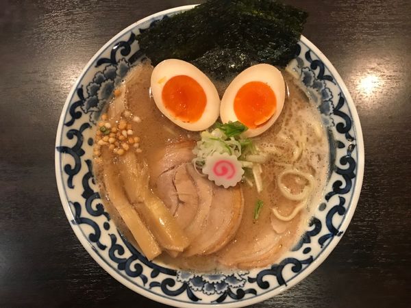 「豚骨魚介 東京駅らー麺」@東京駅 斑鳩の写真