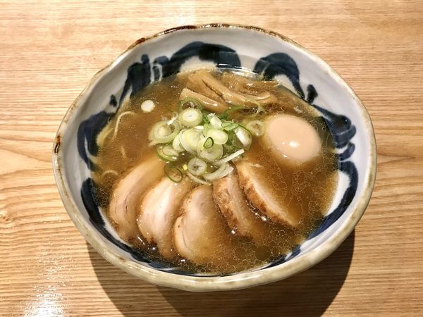 「醤油チャーシュー麺+煮卵」@らーめん 天葵の写真