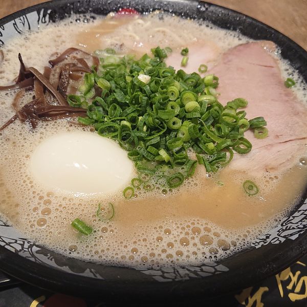 「味玉ラーメン850円バリカタ、半チャーハン350円」@博多一幸舎 那覇国際通り店の写真