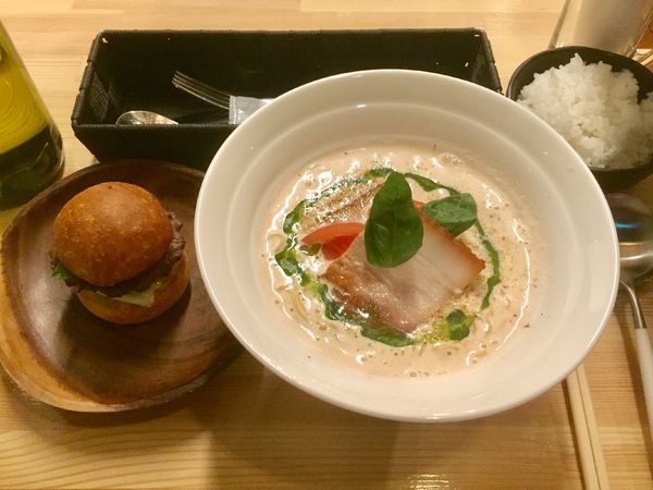 「ハイドラーメン＋ミニハイド塩ハンバーガー＋ごはん」@ハイドモードの写真