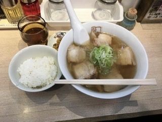 「喜多方ラーメン ¥680」@喜多方ラーメン坂内 新宿西口思い出横丁店の写真