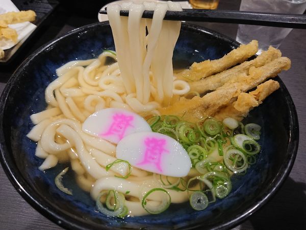 「ゴボ天うどん430円+芋焼酎(水割り)300円 他」@資さんうどん 博多千代店の写真
