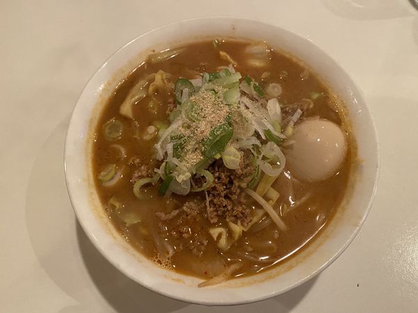 「野菜味噌ラーメン900円＋味玉100円」@アジトの写真