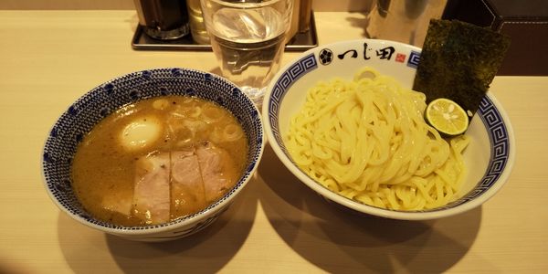 「濃厚特製つけめん」@つじ田 渋谷フクラス店の写真