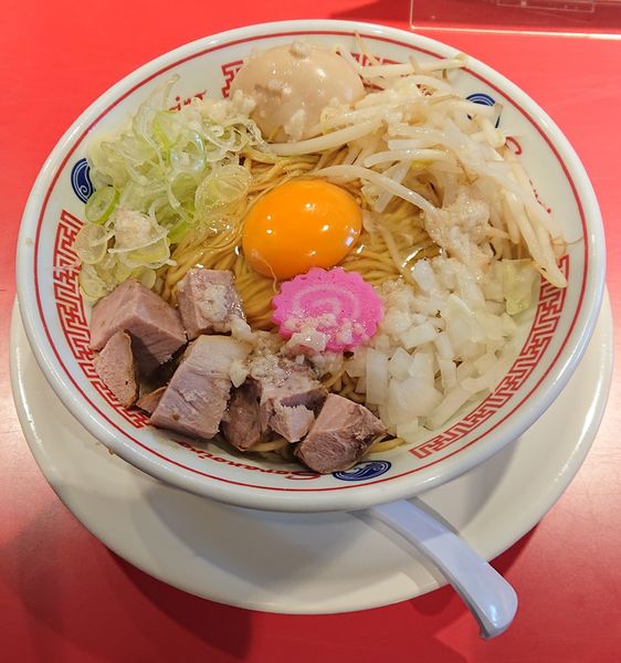 「和風もち豚の油そば 大盛」@ソラノイロ 池袋店の写真