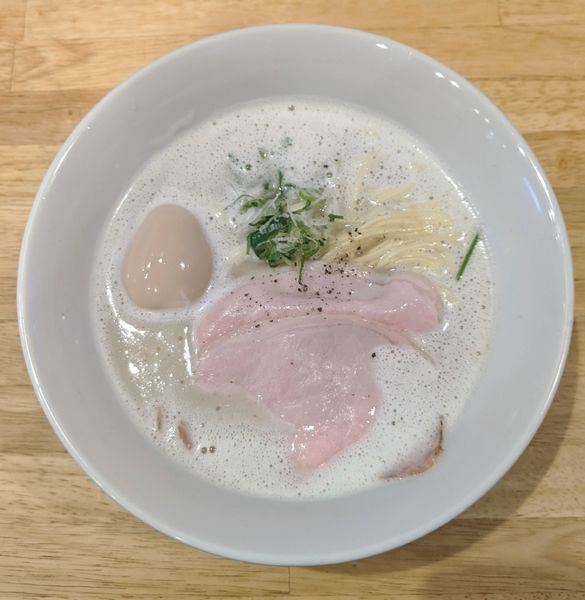 「濃厚鯛塩ラーメン 煮卵入り 900円」@福島壱麺の写真
