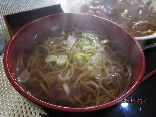 「半そば　カレーライスのセット 550円」@そば・うどん たぬきの写真
