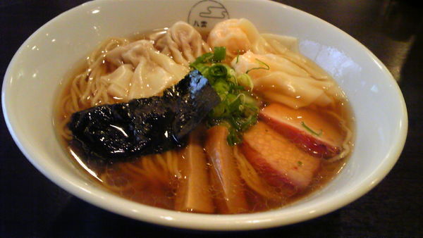 「特製ワンタン麺ハーフ黒だし1000円」@八雲の写真