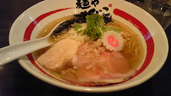 「エソ煮干しとムロ鯵のそば（限定）1000円」@麺や でこの写真