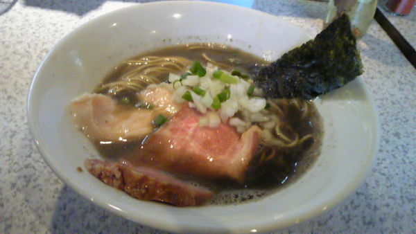 「煮干しラーメン850円」@破壊的イノベーションの写真