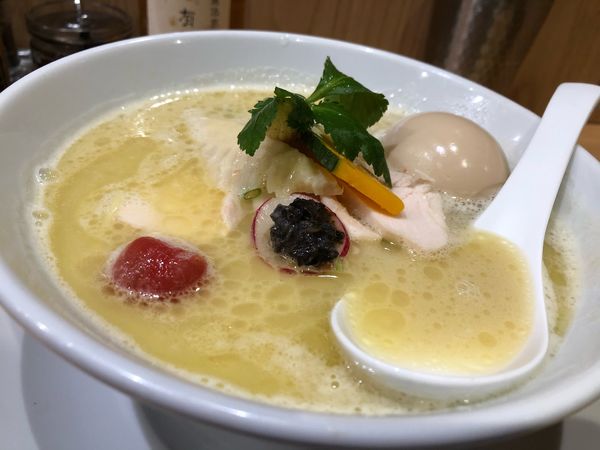 「鶏白湯SOBAトリュフ仕立て」@銀座 篝 アトレ浦和店の写真