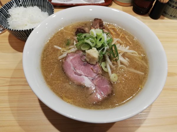 「味噌+小ライス」@三ん寅の写真