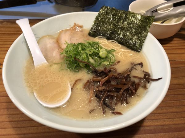「ラーメン かた」@博多濃麻呂 二子玉川店の写真