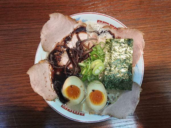 「特製濃厚ラーメン黒」@ラーメンかなやの写真