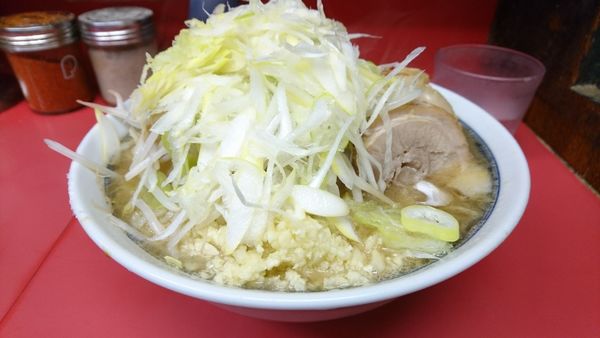 「【夜】小ラーメン豚入り+ネギ」@ラーメン二郎 桜台駅前店の写真
