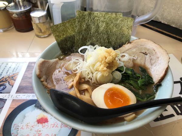 「得ラーメン並」@横浜家系ラーメン田中の写真