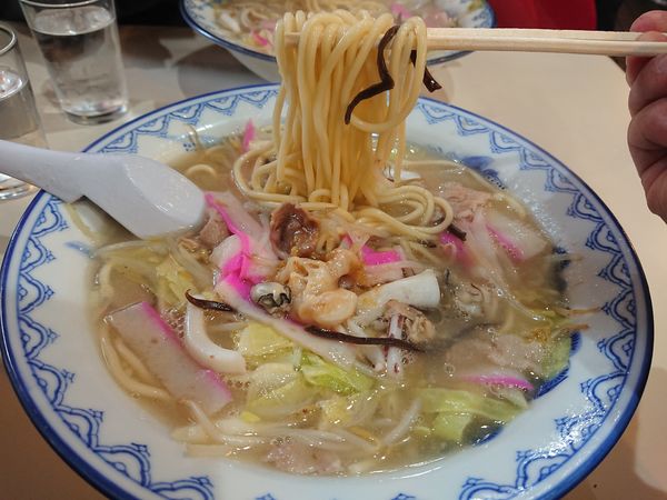 「バクダンチャンポン950円＋焼酎450円」@思案橋ラーメンの写真