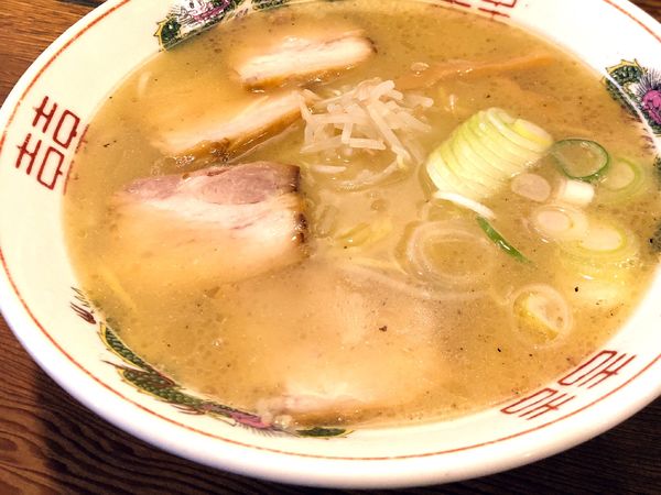 「とんこつラーメン」@豚吉 本店の写真