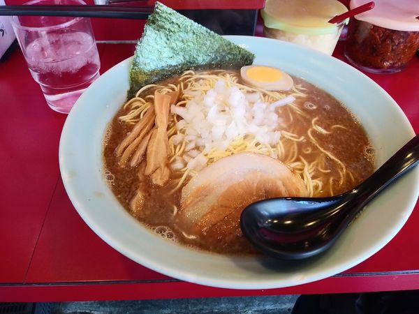 「長浜正油らーめん大盛り硬め」@長浜らーめん 世田谷店の写真