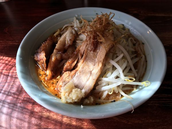 「辛味噌ラーメン中・ニンニクあり 野菜増」@豪徳寺ラーメン りらくしんの写真