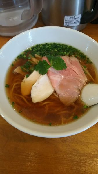 「煮干し中華そば」@麺奏ハモニカの写真