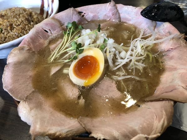 「豚魚ラーメン＋チャーシュー＋炒飯＋レモンサワー」@魚と豚と黒三兵の写真