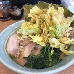 横浜ラーメン（キャベチャトッピング）