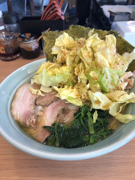 「横浜ラーメン（キャベチャトッピング）」@らーめんTSUBAKIYAの写真