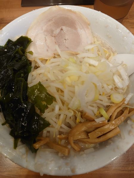 「わかめラーメンギタギタ　大盛り」@こってりらーめん なりたけ 池袋店の写真