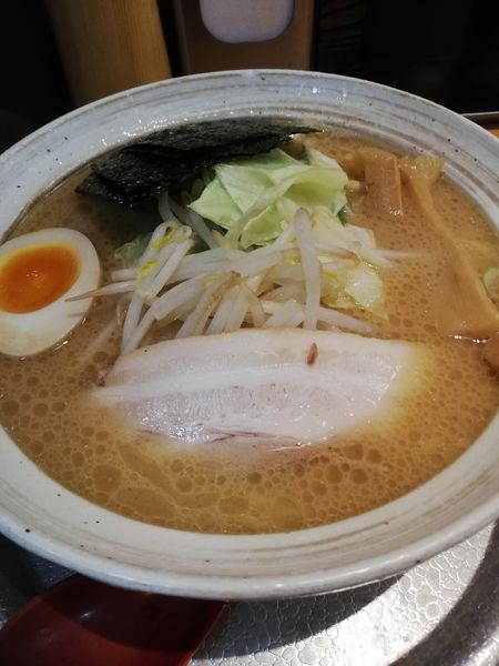 「豚骨醤油ラーメン」@三豊麺 日本橋茅場町店の写真