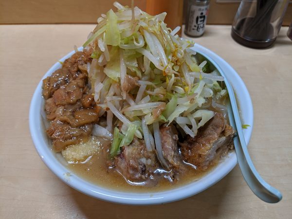 「ブー郎(ヤサイニンニクアブラ)」@ラーメンぶたまるの写真