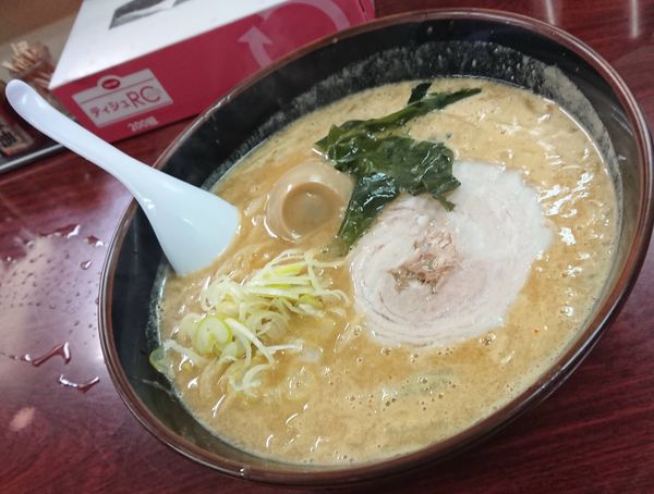 「みそらーめん＋味たまご」@らーめん ばっ玉の写真