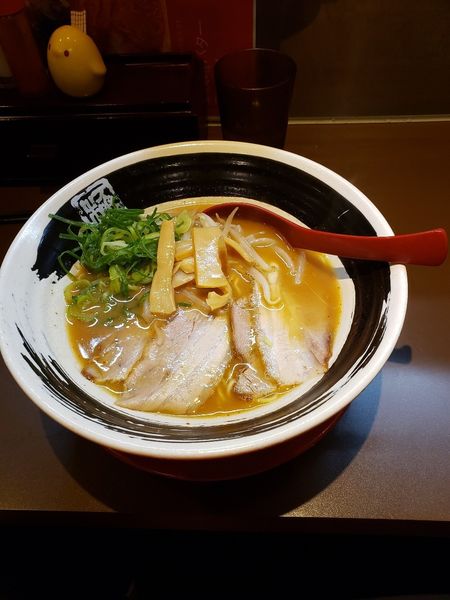 「豚骨鶏醤油ラーメン」@らーめん酒場 極の写真