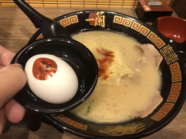 「天然とんこつラーメン」@天然とんこつラーメン専門店 一蘭 泉大津店の写真