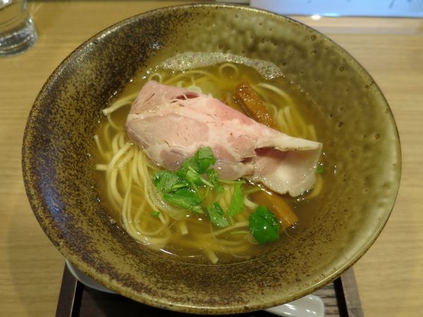 「濃口塩らーめん ８９０円」@塩らーめん 小粋の写真