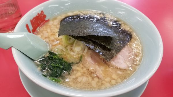 「醤油ラーメン　チャーシュー、背脂変更」@山岡家 松本店の写真